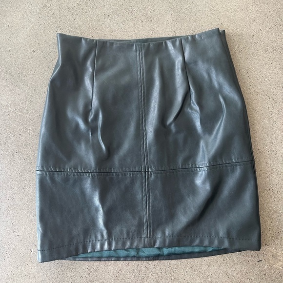 Leather Mini Skirt - Picture 5 of 5